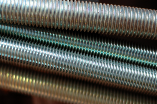 Barra roscada: a versatilidade que o seu segmento precisa