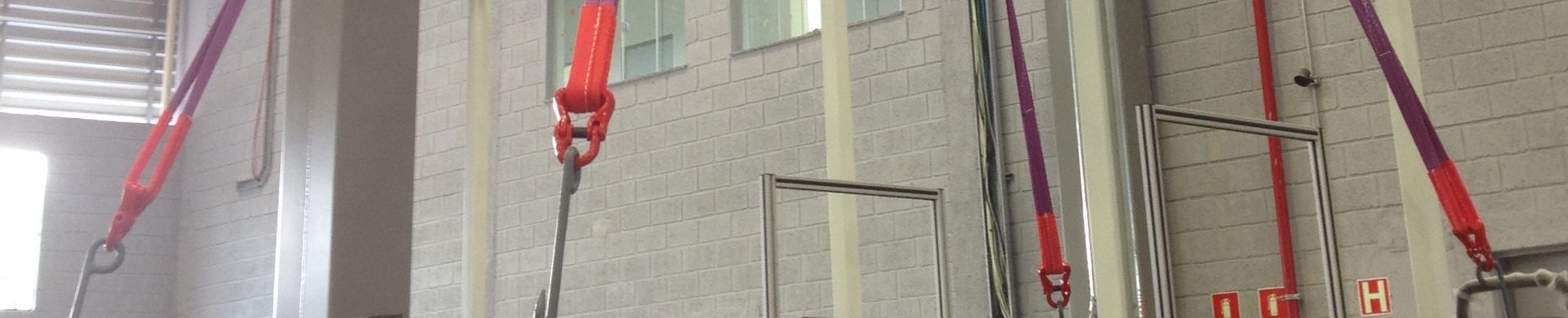 cintas laranjas para amarração de cargas