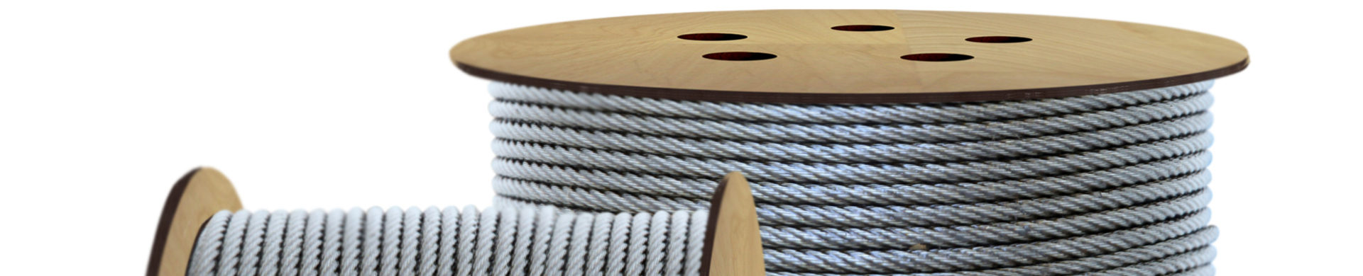 cabo de aço enrolado em carretel